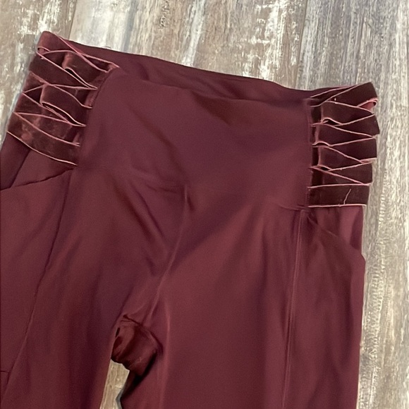 Free People movement wonderstruck leggings maroon wine medium - Picture 5 of 9